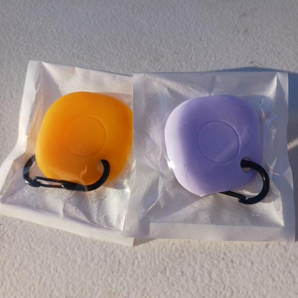 Bundle Item Silicone case for Samsung Smart Tag - Picture 3 of 3